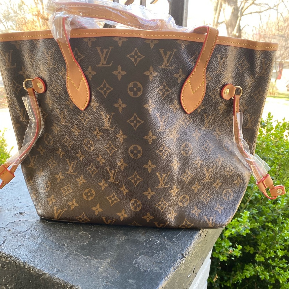 Not Authentic NWT Louis Vuitton Monogram Women’s Tote Bag in Brown
